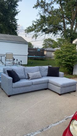 West Elm Light Gray Sectional Couch – Free Delivery