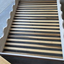 Beautiful  Frame Bed 💯 % Oak Wood 