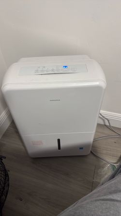 Insignia Dehumidifier White
