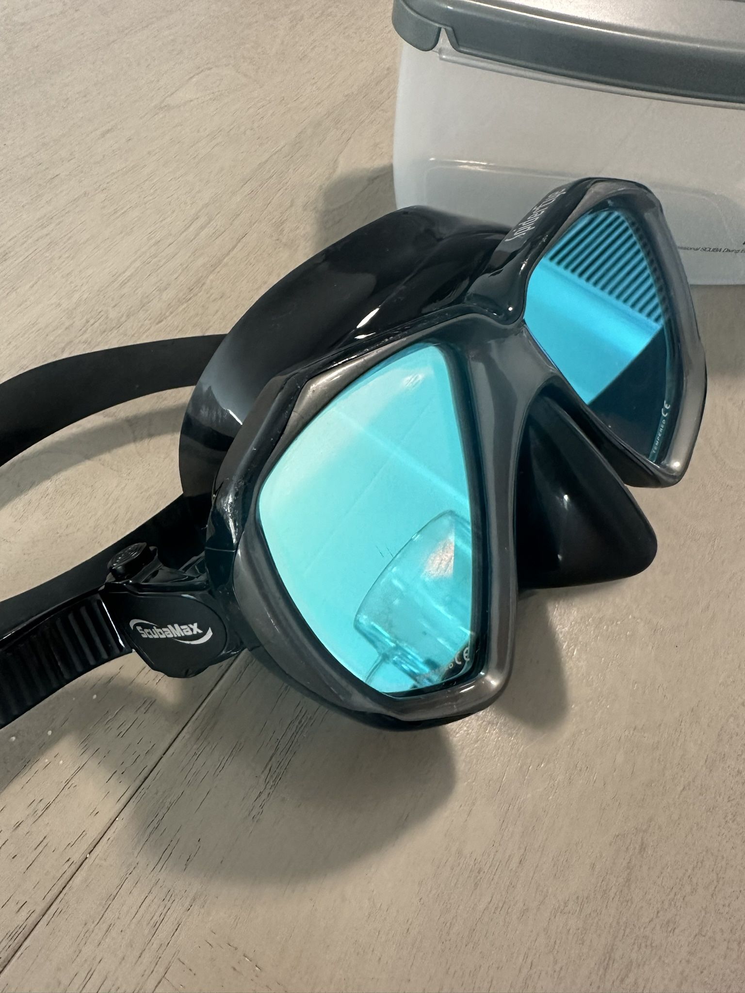 Scuba Max - True Color. Spider Eye