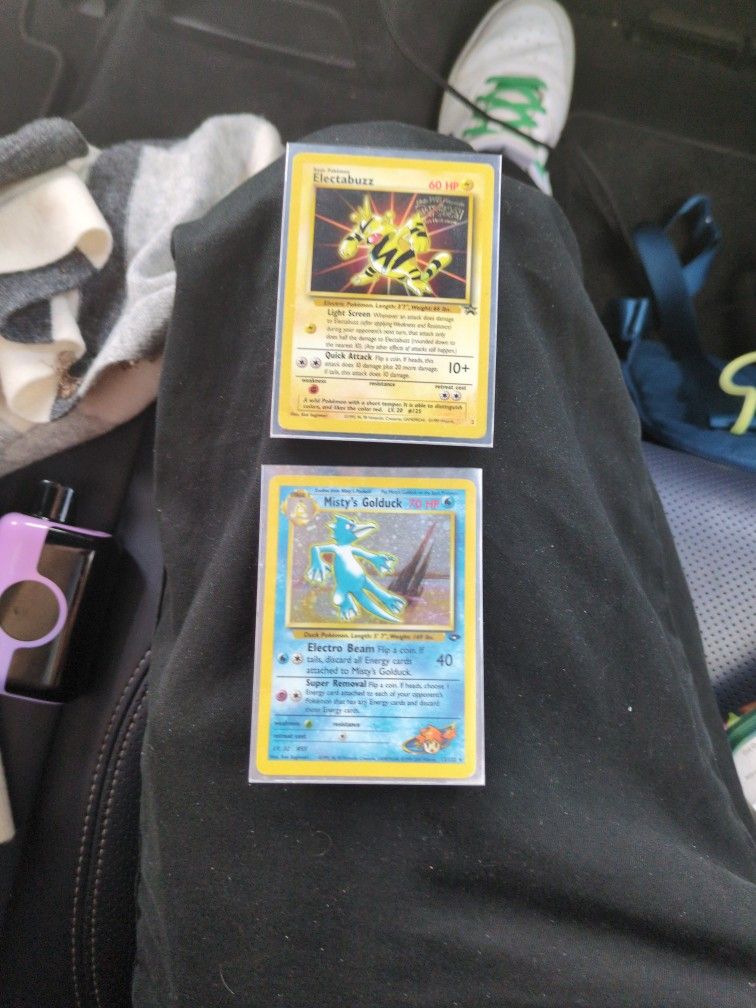 POKEMON/BASEBALL CARDS MAKE OFFER!!!