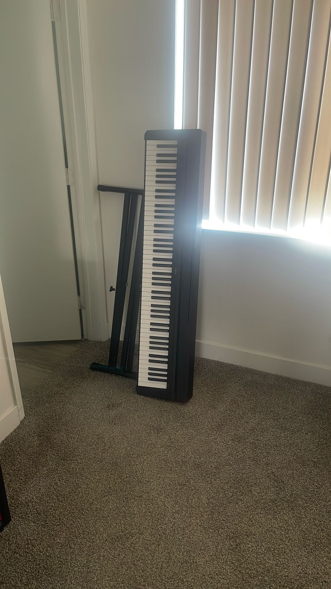 Yamaha P-71 Digital Piano/Keyboard