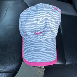 Nike Hat Cap Strap Back Womens Gray Pink Tiger Stripes Nike Featherlight Panel
