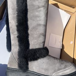 Ugg Women Boots New Size 8