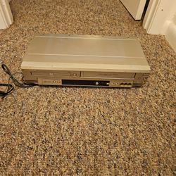 Vcr And DVD Player Sylvania 
