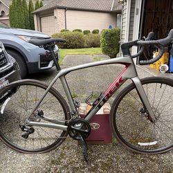 2023 Trek Domane SL5 Carbon. Like new
