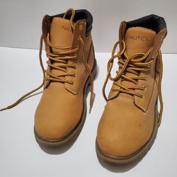Men working boots size 7.5