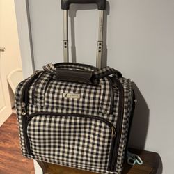 London Fog Carryon (Like New)