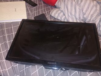 19 inch television with remote