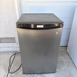 Danby 4.4 cu ft Compact Fridge DAR044A2SLDD 