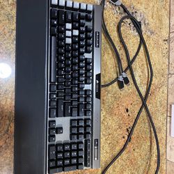 Corsair - K95 RGB Keyboard