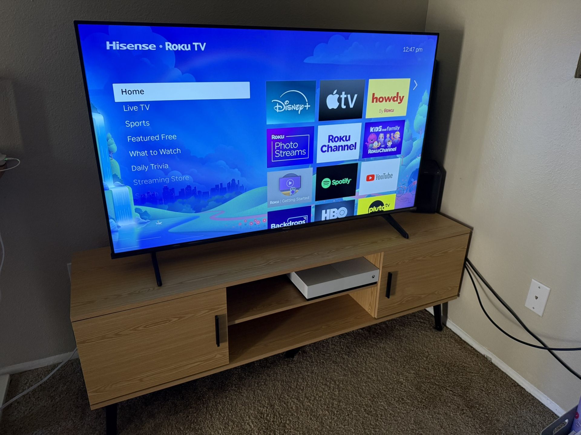 Hisense Roku TV 50” 4K UHD — Like New!