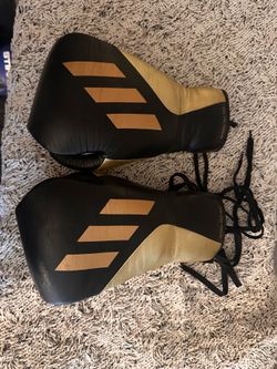Adidas 8 oz boxing gloves