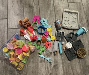 19ct Of Playdoh And Various Types Of Food Playdoh Toys