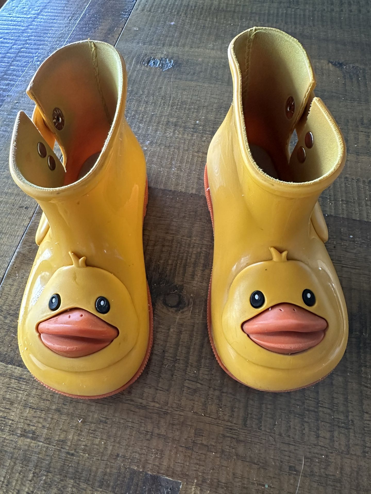 Mini Melissa Rain Boots Sz 9- SOUTH SCOTTSDALE
