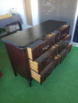 Se Vende Cajonera De 6 Cajones  Medidas De Frente   48× 18×32  pulgadas de altura  $ 75
