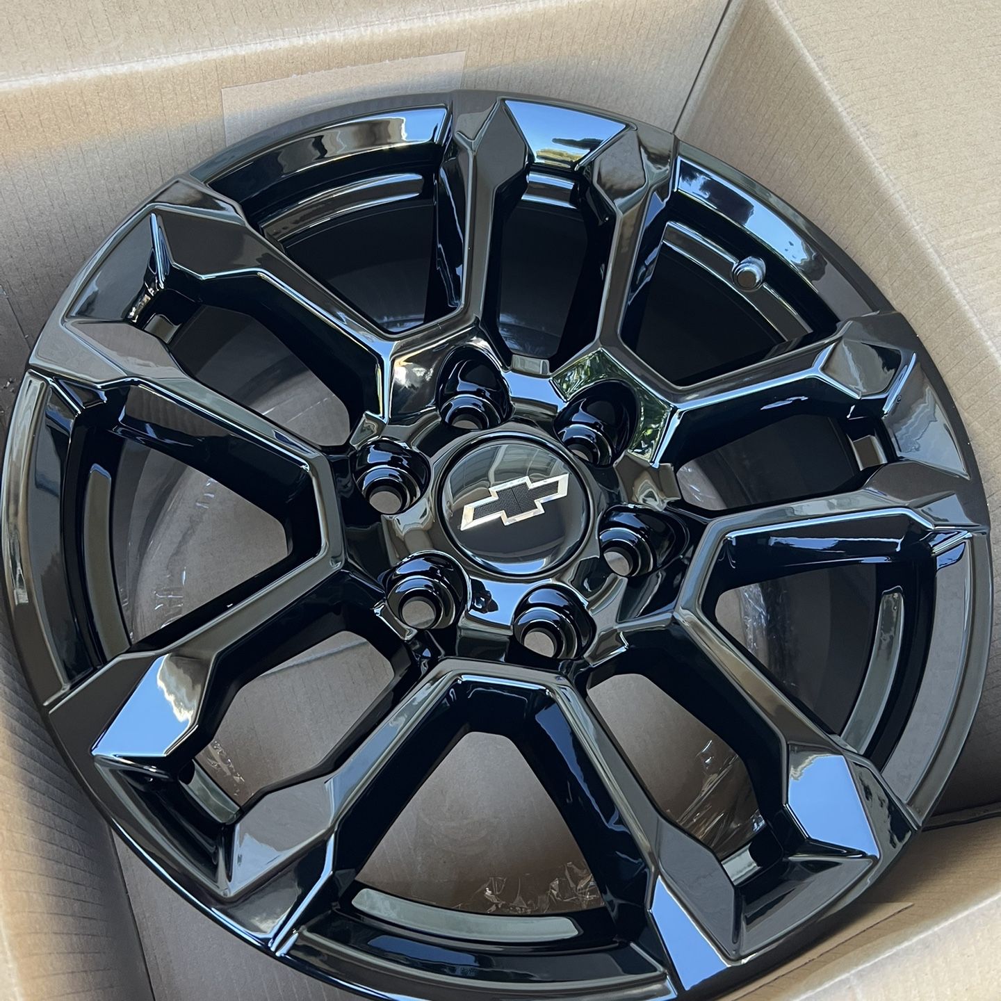 Chevy Silverado Rims 18” OEM Factory Wheels Rines New Gloss Black ...