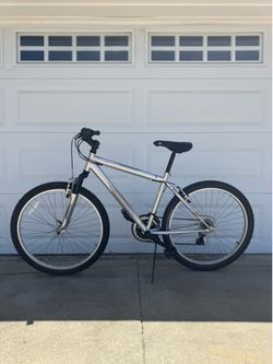 26" Recreation SilverRidge SE Mountain Bike - Medium Frame