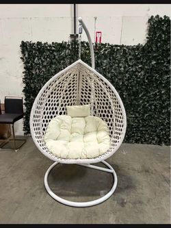 New assembled Wicker Swing Egg Chair with Stand, 300lbs Capacity. White