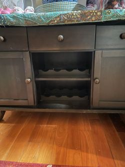 Cabinet / Wine Shelve 