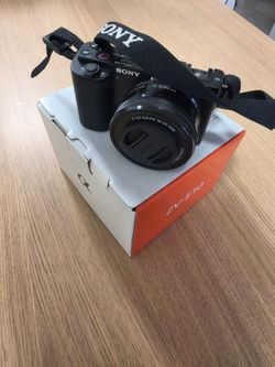 Sony Alpha ZV-E10 Mirrorless Camera Kit