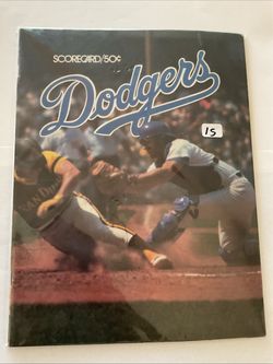 Los Angeles Dodgers Vintage 1977 Scorecard Program unscored vs Reds