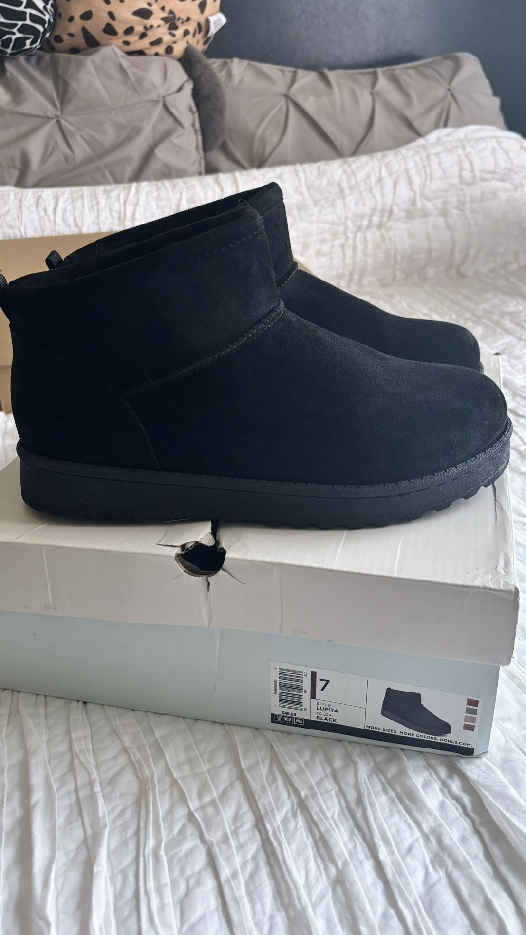SO Women’s Black Booties Size 7 Brand New-Never Worn-In Box Damaged box, please see last picture