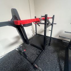 QLI PENDULUM SQUAT M2