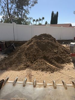 Free dirt Moreno Valley could deliver it 5 tons minimum