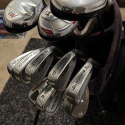 Mens Set If Cobra Golf Clubs. 