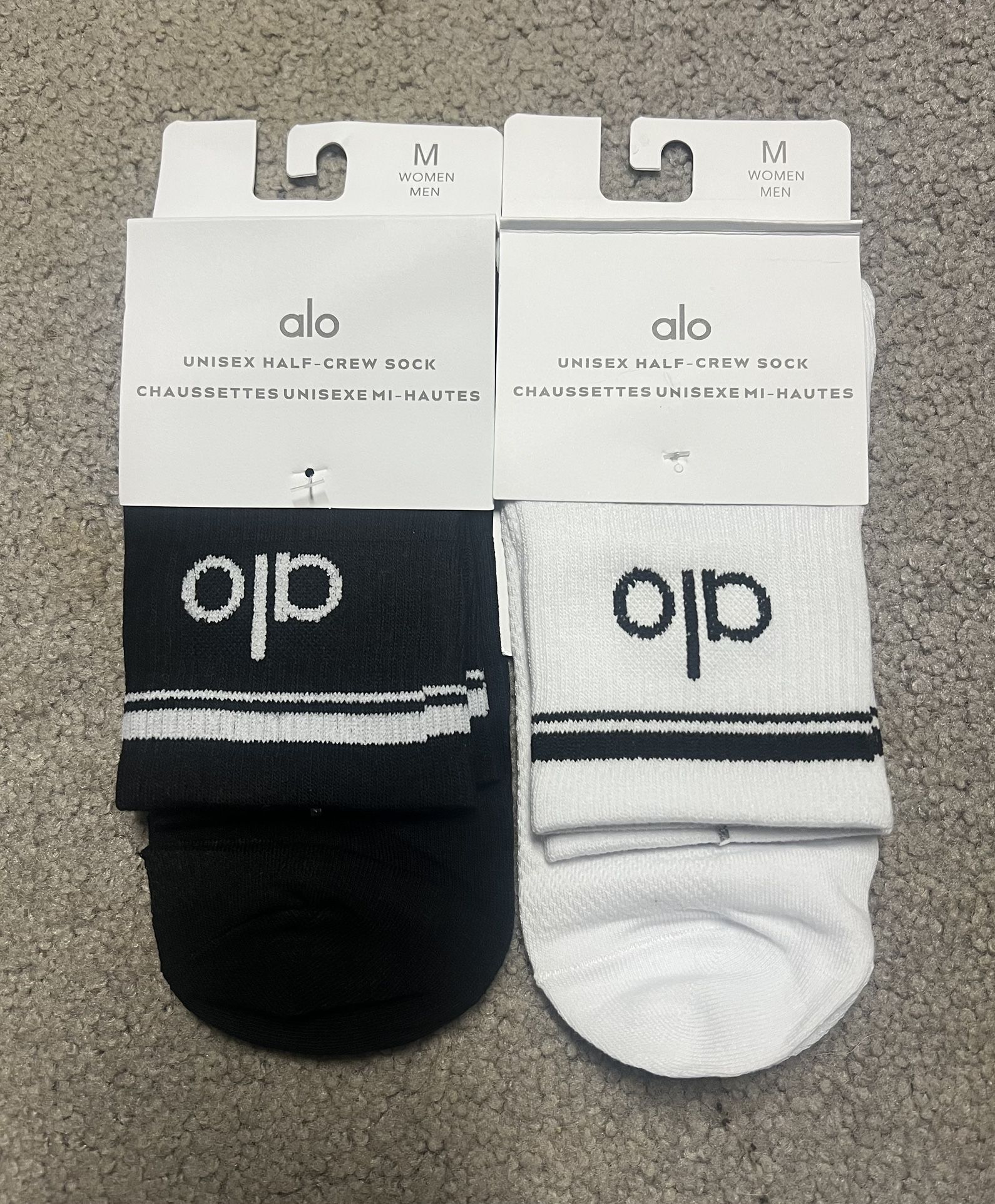 2 ALO Yoga Unisex Half Crew Socks Medium 7-10
