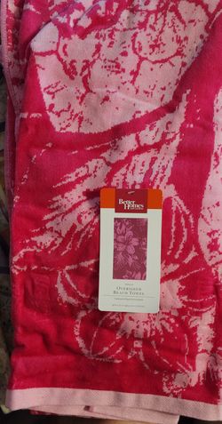 OVERSIZED BEACH TOWEL