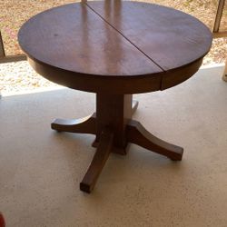 Antique Round Table 