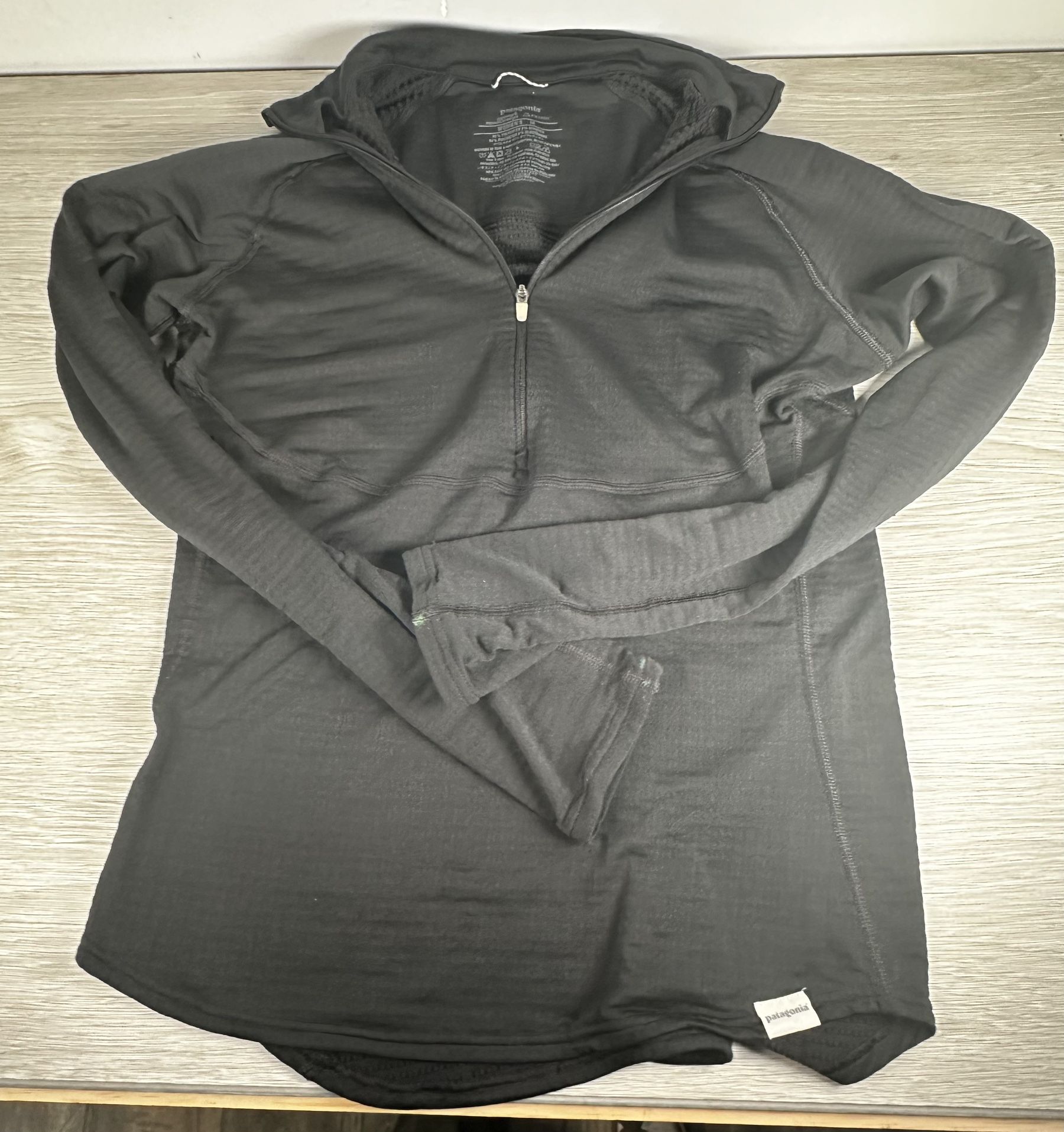Patagonia Women’s Half Zip Size Medium 