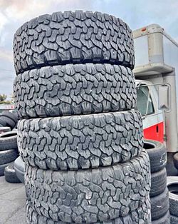 275 70 18 BFGOODRICH KO2 I'm selling this set of tires with 80% life left on all 4