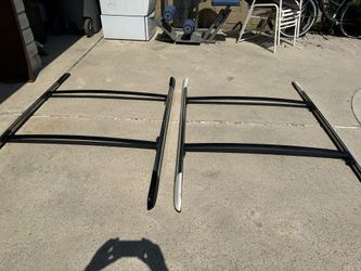 ESCALADE CARGO Racks It’s Feet’s  On TAHOE YUKON ESCALADE  It’s Complete With Hardness 