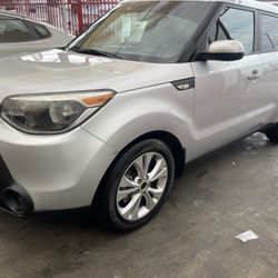 2014 Kia Soul +