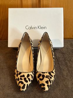 NEW in Box!! Ladies Calvin Klein Nadine Leopard Calf Hair Pointed Toe Pumps Size 9.5M