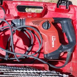 Hilti TE-7 Hammer Drill - Bits Included