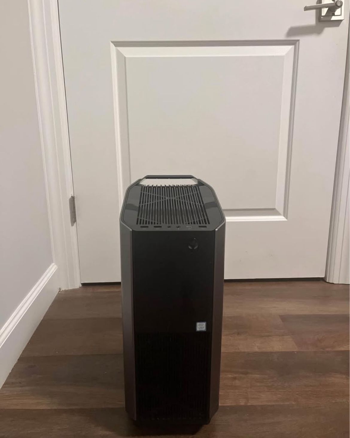 Alienware Aurora R7 Intel 17 8700k Nvidia GeForce GTX 1080TI