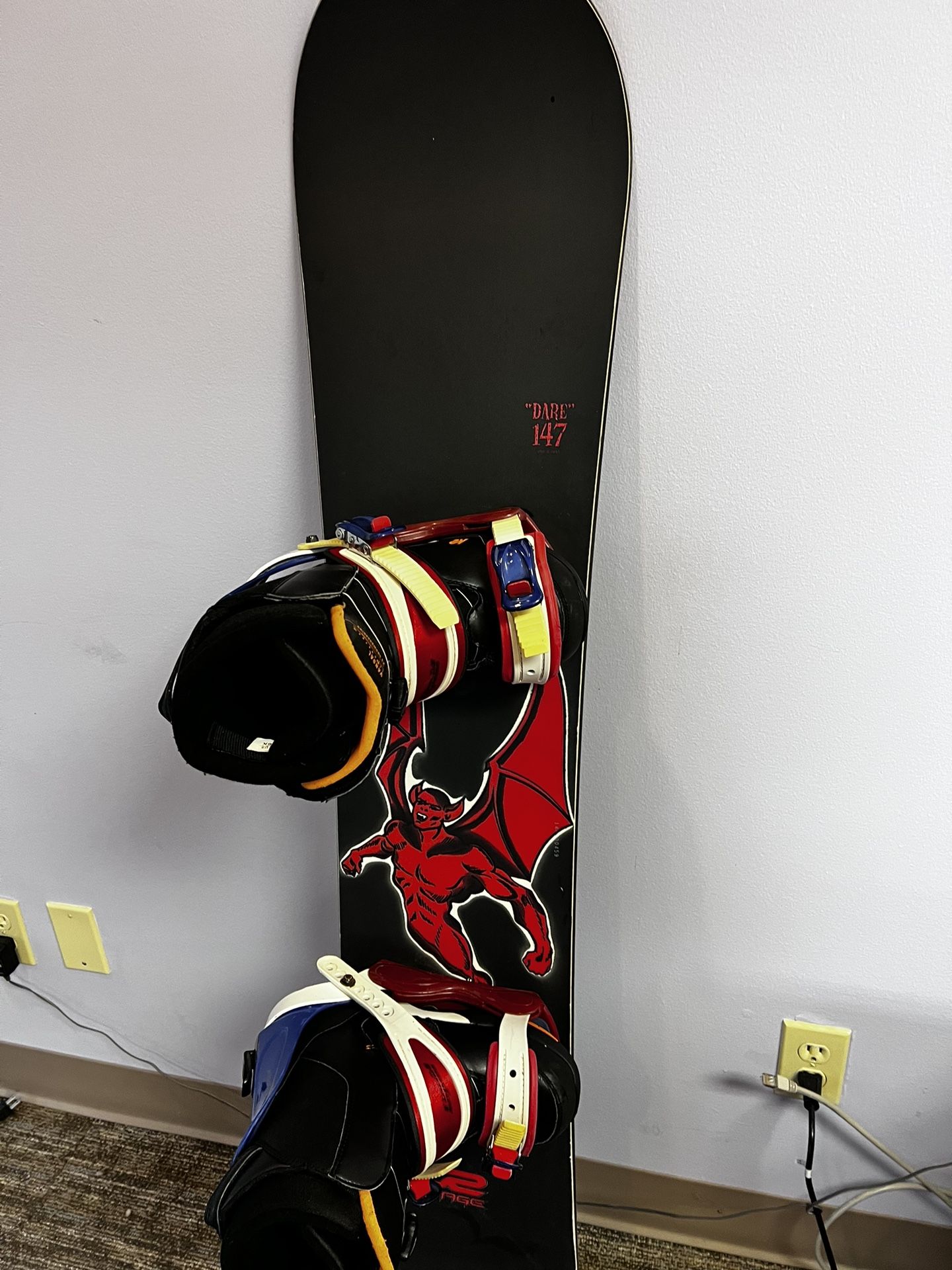 A complete Setup Snowboard + Boots + Bindings, You’re All Set for Sale