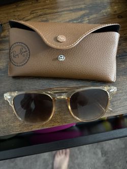 Ray-Ban Sunglasses – Like New