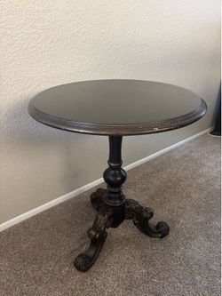 Accent table