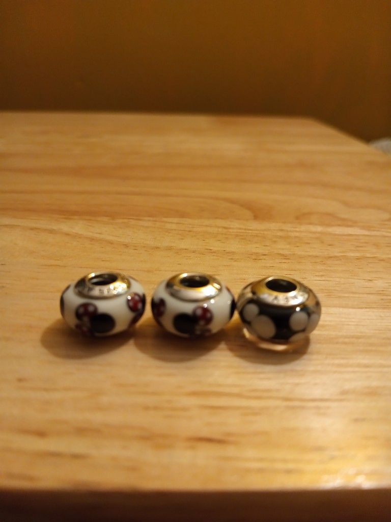 Pandora Authentic Brand New Minnie Or Mickey Murano Charms With Pouch $25 Each