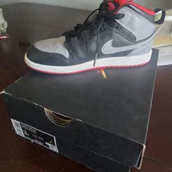 Jordan 1 Mid Shoes