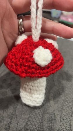 Mushroom lighter holder