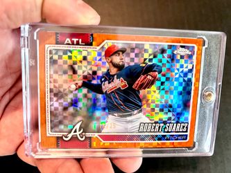 2026 Topps Chrome Robert Suarez Orange X-Fractor /25 #205 Braves Serial Numbered Case Hit SP