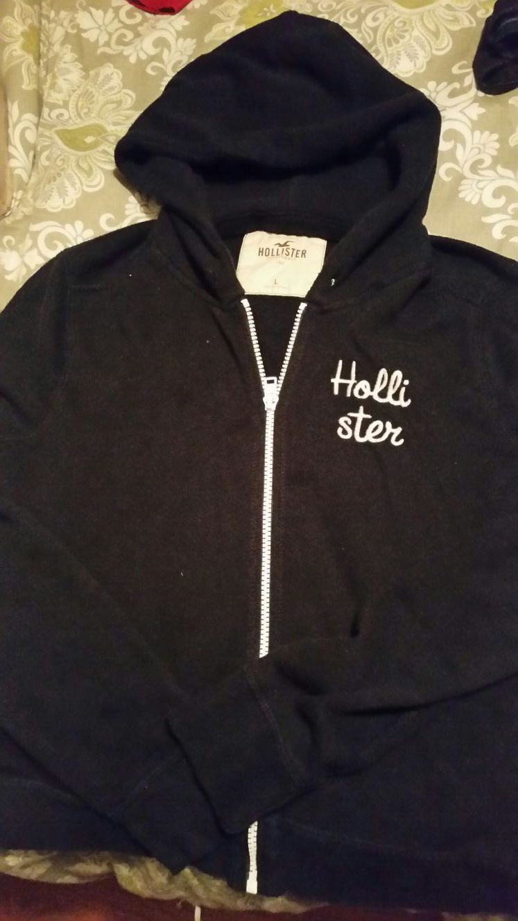 HOLLISTER BLACK HOODIE Youth SIZE LARGE