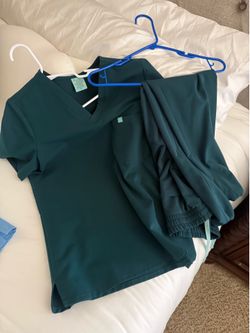 Women scrubs