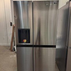 brand New 36in lg side by side refrigerator with 1 year warranty financing available